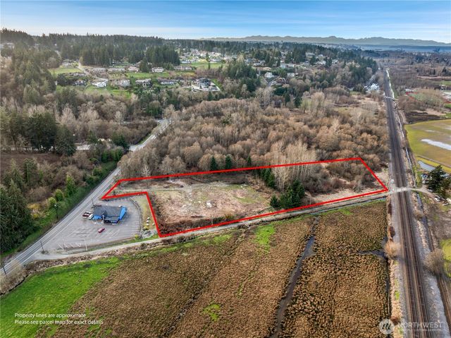 5507 Pioneer Way E, Puyallup, WA 98371