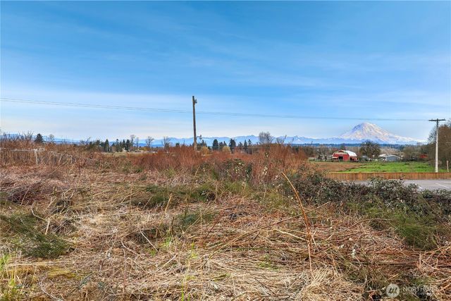 5507 Pioneer Way E, Puyallup, WA 98371