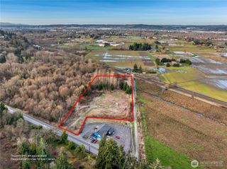 5507 Pioneer Way E, Puyallup, WA 98371