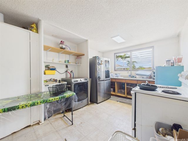 94-353 Hene Street, Waipahu, HI 96797