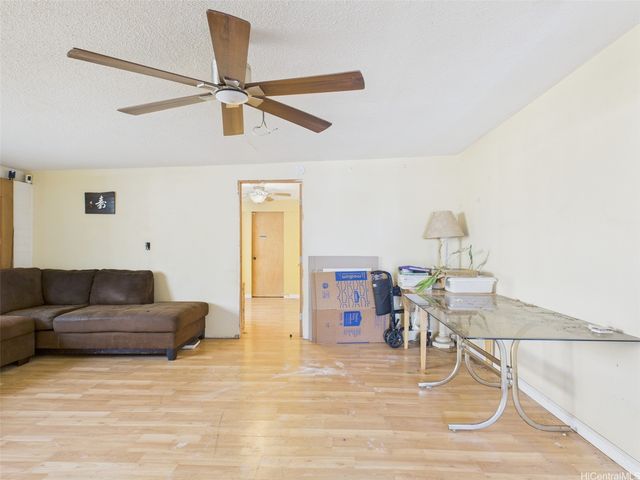 94-353 Hene Street, Waipahu, HI 96797