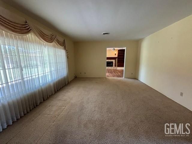3218 Christmas Tree Lane, Bakersfield, CA 93306