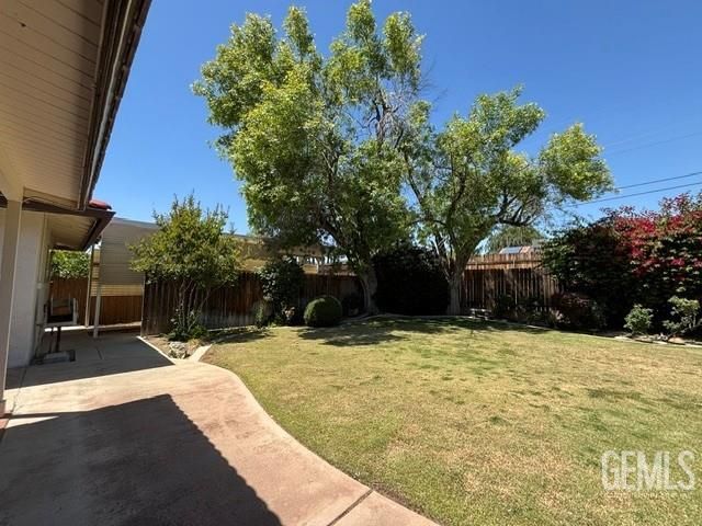 3218 Christmas Tree Lane, Bakersfield, CA 93306