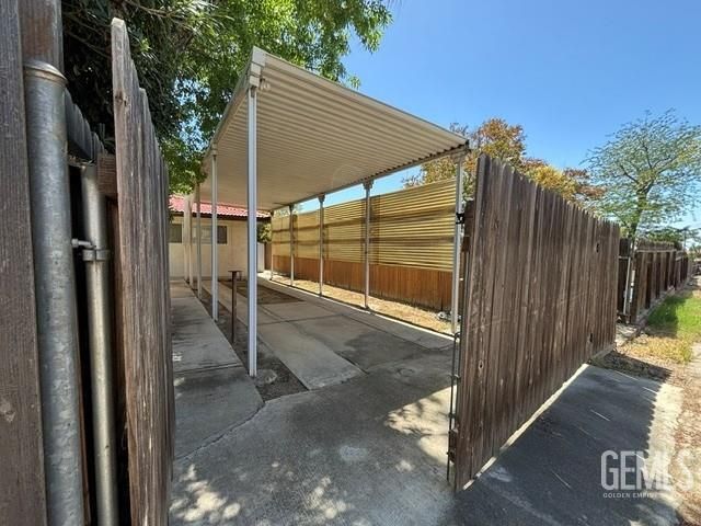 3218 Christmas Tree Lane, Bakersfield, CA 93306