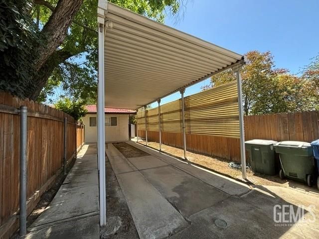 3218 Christmas Tree Lane, Bakersfield, CA 93306