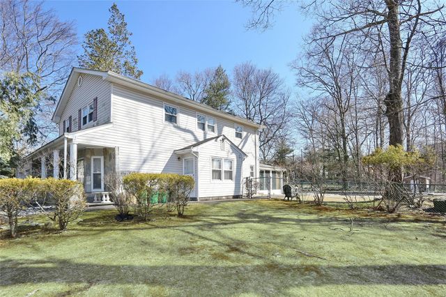7 Keith Drive, Chestnut Ridge, NY 10952