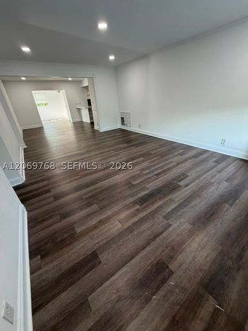 3160 NE 63rd St, Fort Lauderdale, FL 33309