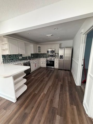 3160 NE 63rd St, Fort Lauderdale, FL 33309