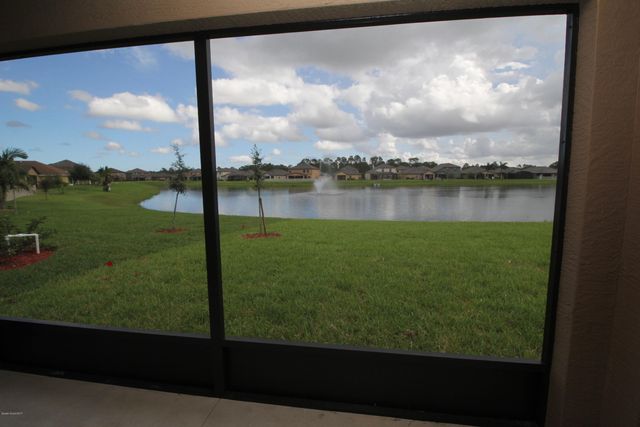 561 Dillard Drive SE, Palm Bay, FL 32909