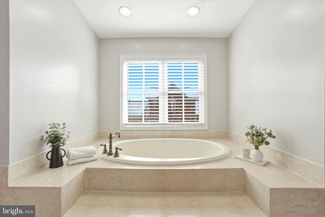 2612 LIGHTHOUSE LN, Baltimore, MD 21224