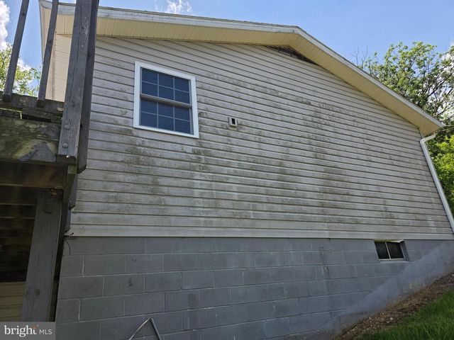 259 EMERALD DR, Falling Waters, WV 25419