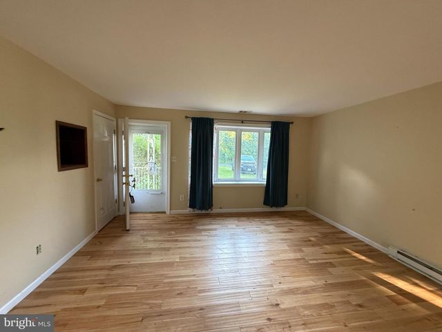 259 EMERALD DR, Falling Waters, WV 25419