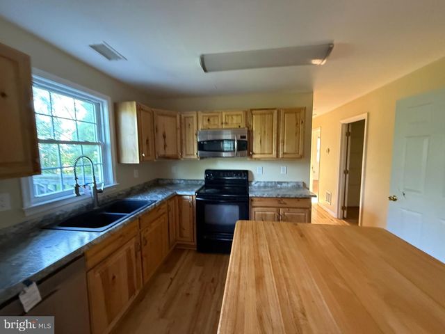 259 EMERALD DR, Falling Waters, WV 25419