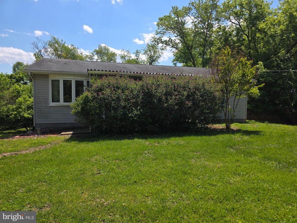259 EMERALD DR, Falling Waters, WV 25419