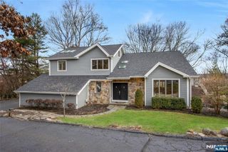 682 Alexander Court, River Vale, NJ 07675