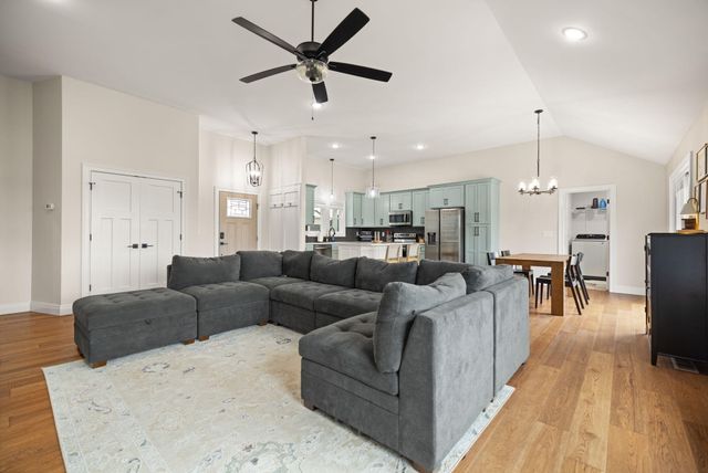 321 Lone Oak Drive, Somerset, KY 42503