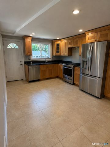 560 Old Town Road, Trumbull, CT 06611