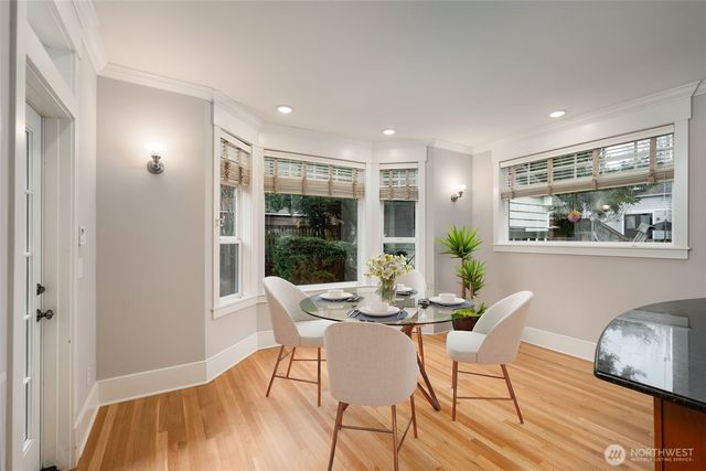 6215 22nd Avenue NE, Seattle, WA 98115