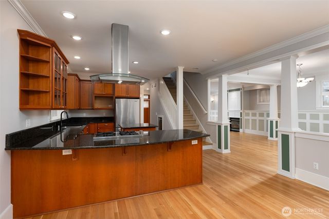 6215 22nd Avenue NE, Seattle, WA 98115