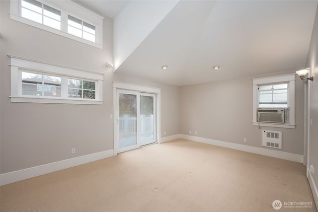 6215 22nd Avenue NE, Seattle, WA 98115