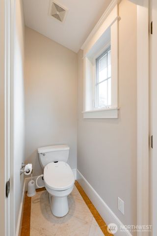 6215 22nd Avenue NE, Seattle, WA 98115