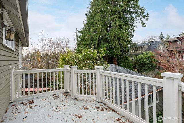 6215 22nd Avenue NE, Seattle, WA 98115