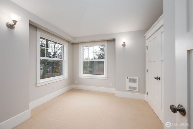 6215 22nd Avenue NE, Seattle, WA 98115