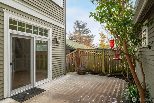 6215 22nd Avenue NE, Seattle, WA 98115