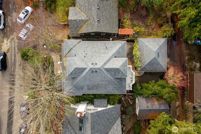 6215 22nd Avenue NE, Seattle, WA 98115