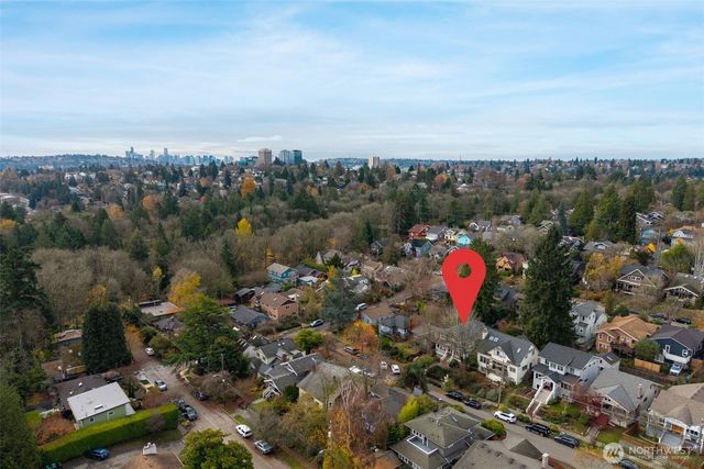 6215 22nd Avenue NE, Seattle, WA 98115