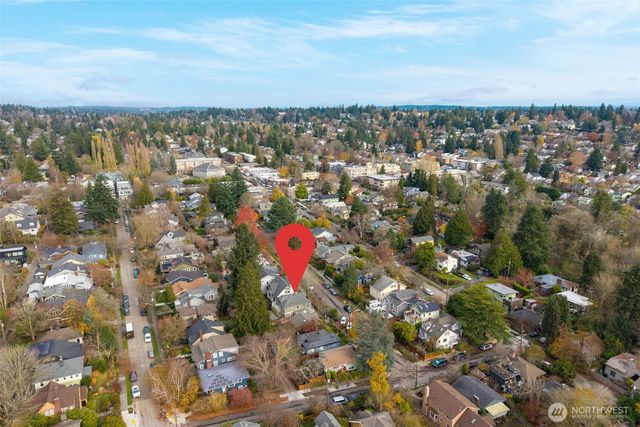 6215 22nd Avenue NE, Seattle, WA 98115