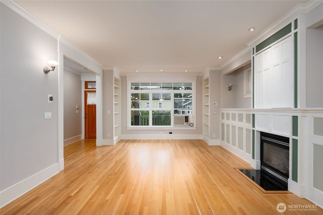 6215 22nd Avenue NE, Seattle, WA 98115