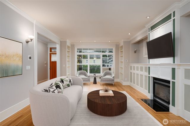 6215 22nd Avenue NE, Seattle, WA 98115