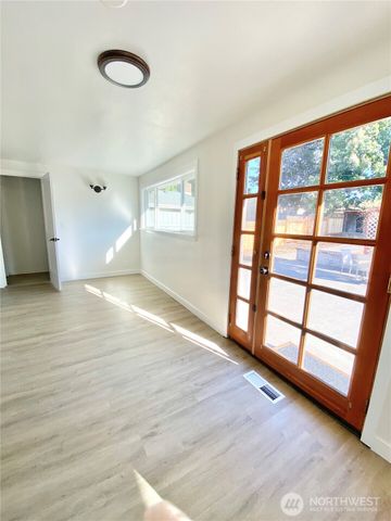 621 SW 132 Street, Burien, WA 98146