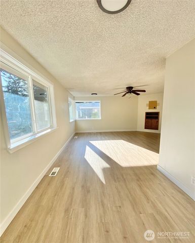 621 SW 132 Street, Burien, WA 98146