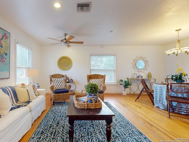 357 Irvington, San Antonio, TX 78209