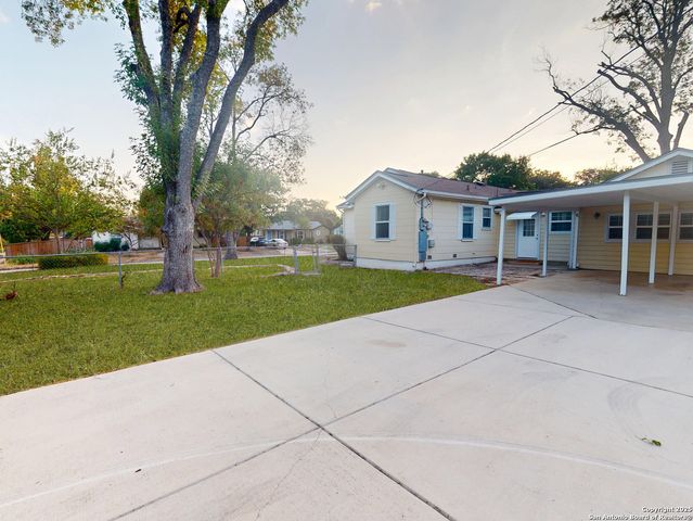 357 Irvington, San Antonio, TX 78209