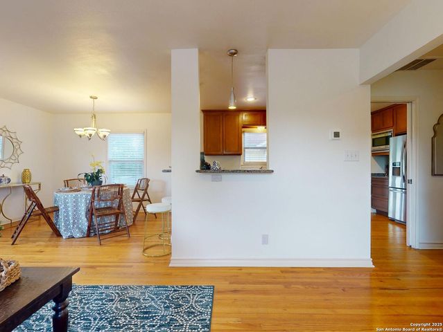 357 Irvington, San Antonio, TX 78209
