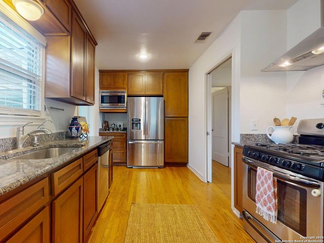 357 Irvington, San Antonio, TX 78209