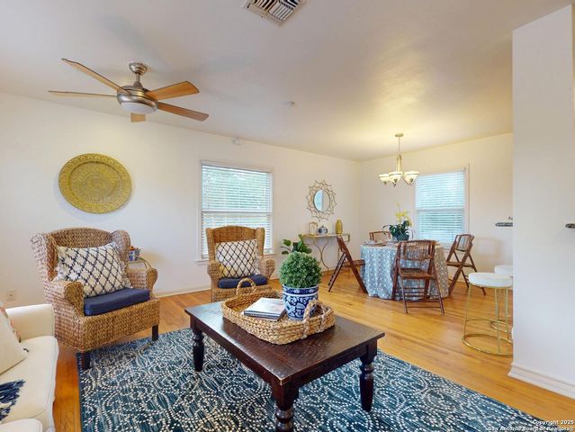 357 Irvington, San Antonio, TX 78209