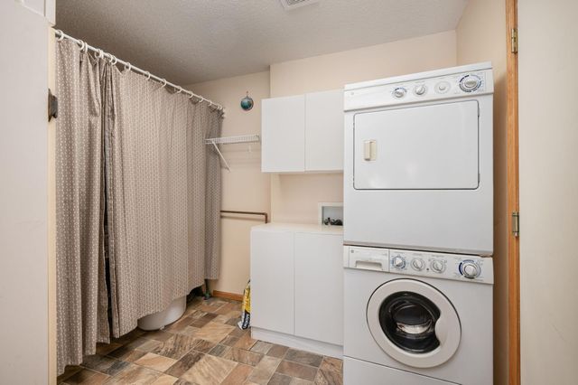 13605 Wellstead Drive, Rogers, MN 55374