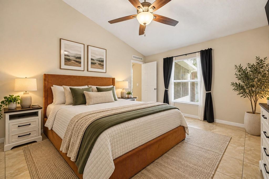 Image 15 of property listing at 4180 SW 131ST PLACE ROAD, Ocala, FL 34473