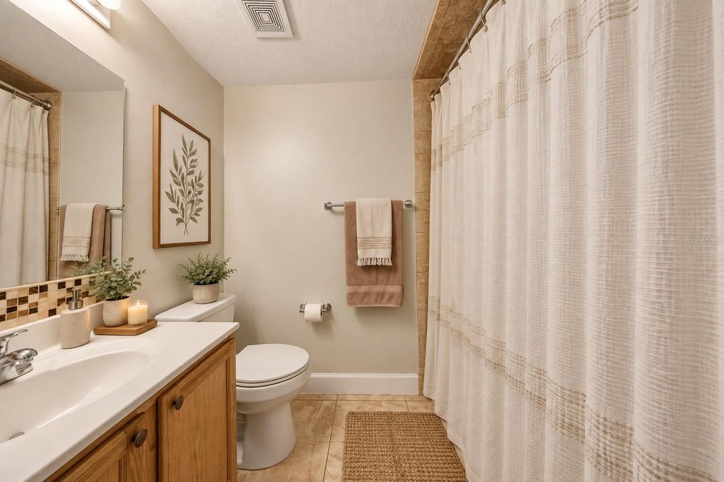 Image 16 of property listing at 4180 SW 131ST PLACE ROAD, Ocala, FL 34473