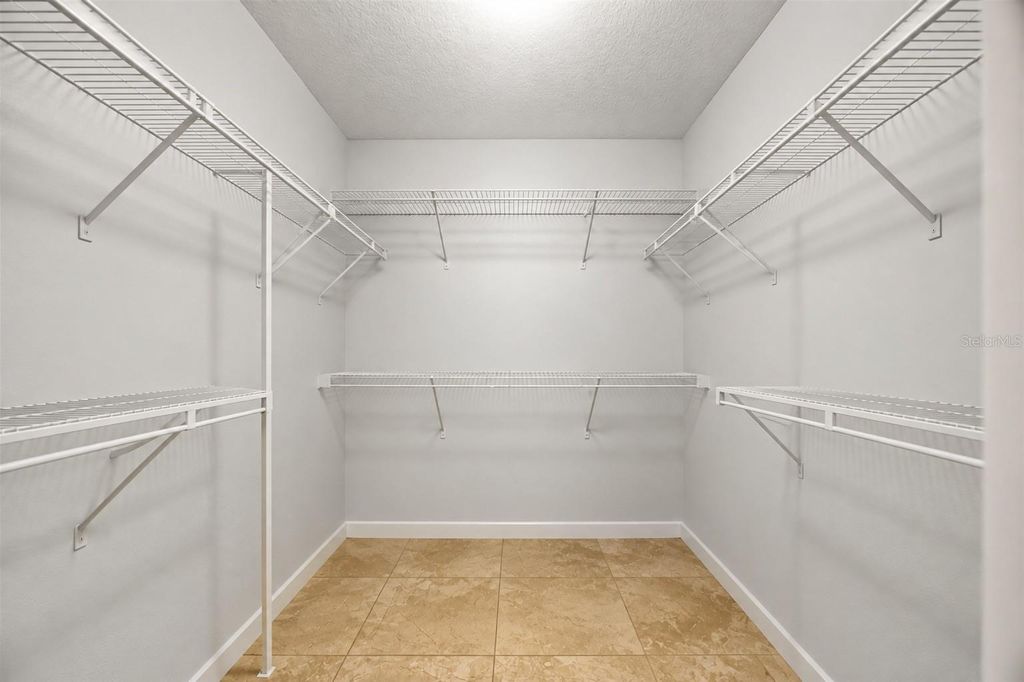 Image 17 of property listing at 4180 SW 131ST PLACE ROAD, Ocala, FL 34473