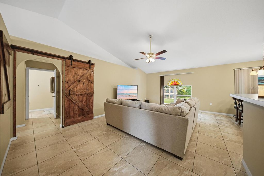 Image 6 of property listing at 4180 SW 131ST PLACE ROAD, Ocala, FL 34473
