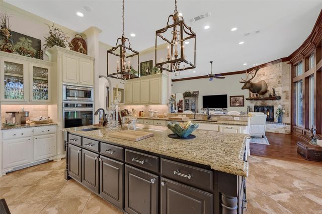 7545 Colton Lane, Pilot Point, TX 76258