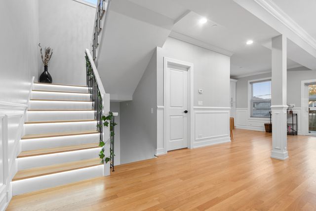 7727 S Roberts Road, Bridgeview, IL 60455