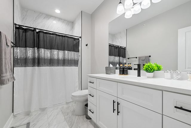 7727 S Roberts Road, Bridgeview, IL 60455