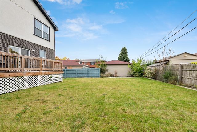 7727 S Roberts Road, Bridgeview, IL 60455