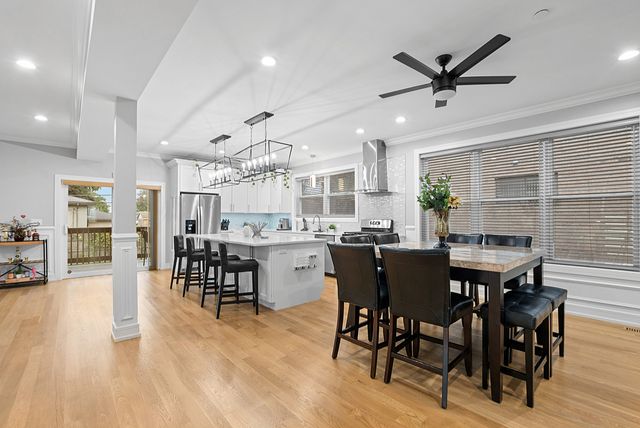 7727 S Roberts Road, Bridgeview, IL 60455